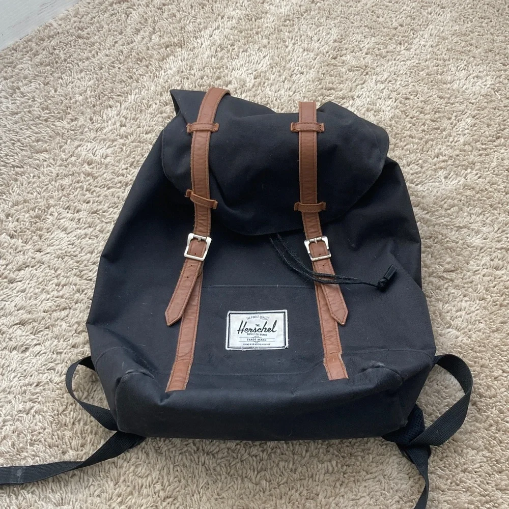 Herschel Backpack - Picture 1 of 5